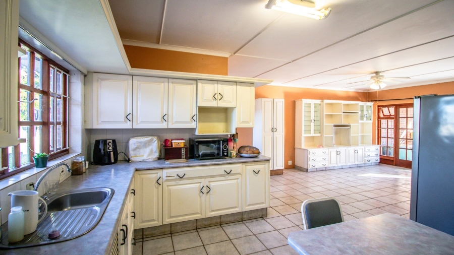 4 Bedroom Property for Sale in Dorchester Heights Eastern Cape